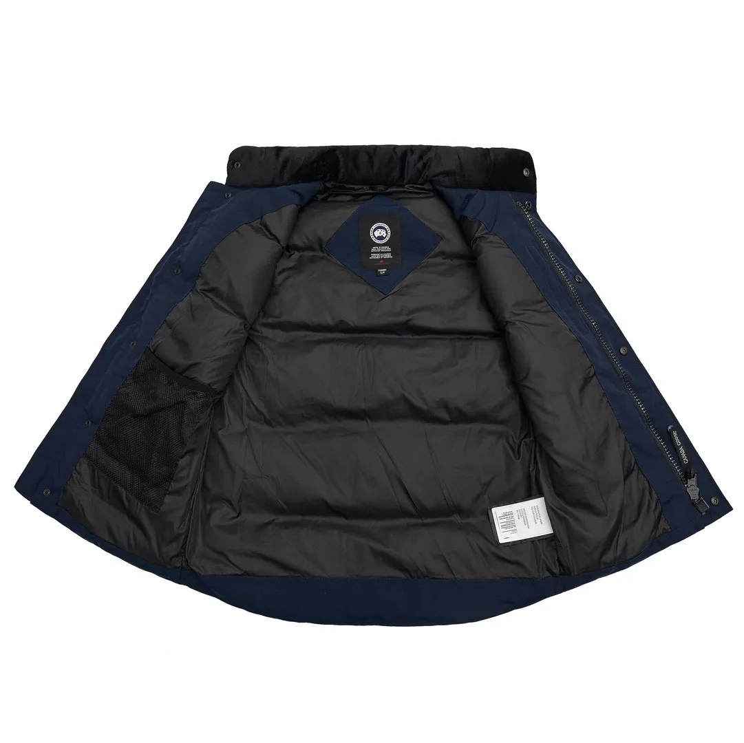 P360 Navy Blue] Canada Goose Canada Goose#Freestyle Crew 4154M Men’s and Women’s Vest Down# ➖ Genuine synchronous anti-counterfeiting chip sensor! ➖ Imported Behringer embroidery machine to customize 10,000-needle embroidery logo! ➖ Imported 21-count polyester-cotton blended original fabric, using Feather-Light 10D waterproof coating fabric, made of 84.5% polyester fiber and 15.5% cotton, 100% the best feel in the entire network! ➖ The genuine official website uses the national standard 80 white duck down, and will never be misled by false claims such as 90 down or goose down! ➖ 100% nylon nylon lining with double double-layer sealing design to prevent velvet from running away. Top-grade polar fleece is used in the collar and pockets to keep warm and comfortable! ➖ Yoshida YKK provides original custom-made electroplated sliders. YKK two-way lockable zippers are tight and smooth and will not peel off paint! ➖ 3M composite original Velcro is durable, and all accessories and hardware are disassembled and customized! ⛔No slander, no exaggeration, no need for too much copywriting, because it is focused, it is professional!  SIZE: XS S M L XL XXL